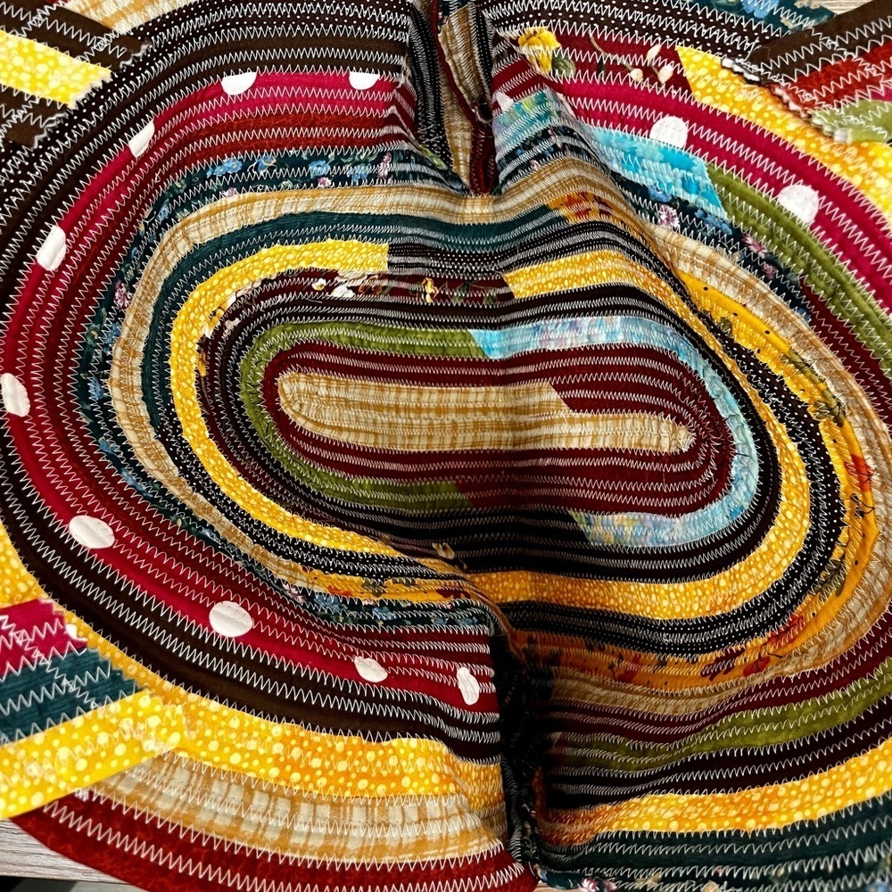 Handmade Multi-Pattern Stitched Somewhere Over the Rainbow Shoulder Bag - Picture 6 of 7